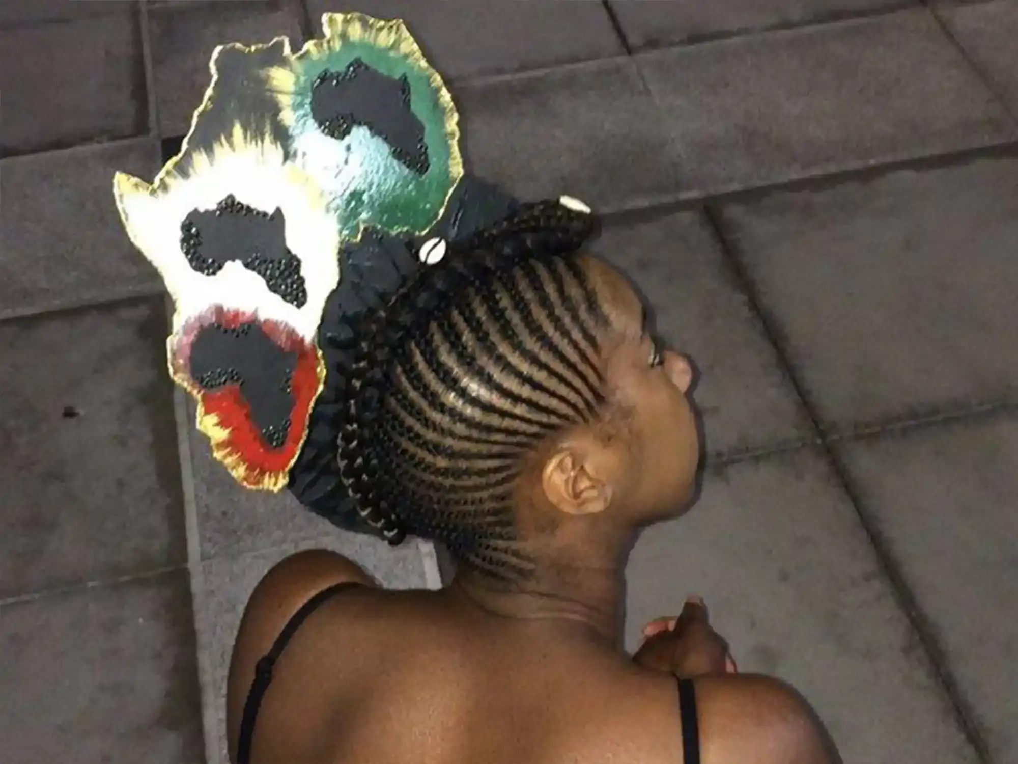 An example of a Tam Design art to wear in your hair or on your head